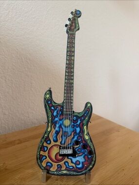 2003 Guitar Mania Masterblasterstratocaster Mini Fender Guitar with Stand & Case